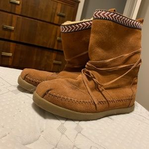 TOMS boots